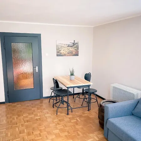 E10-apartment Apartman *