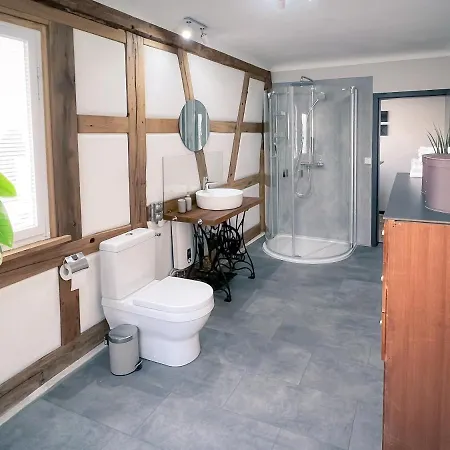 E10-apartment Apartman *